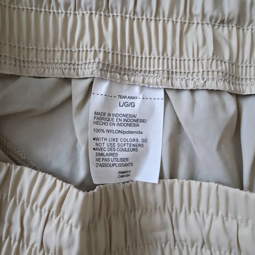 NWT Under Armour Women's Flex Woven 3 Inch Crinkle Shorts Size L